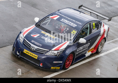 Donington Park, UK. 18. März 2014. Glynn Geddie treibt seine Toyota Avensis tagsüber BTCC Medien © Gergo Toth/Alamy Stockfoto