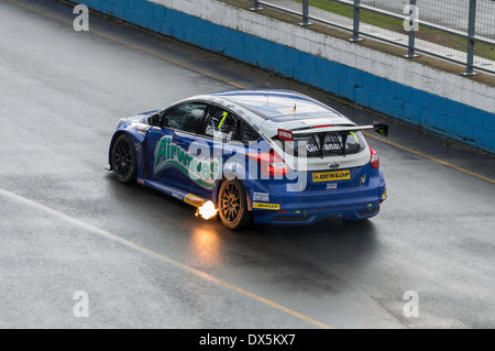 Donington Park, UK. 18. März 2014. Fabrizio Giovanardi treibt seinen Ford Focus ST in der BTCC-Medientag. © Gergo Toth/Alamy Stockfoto