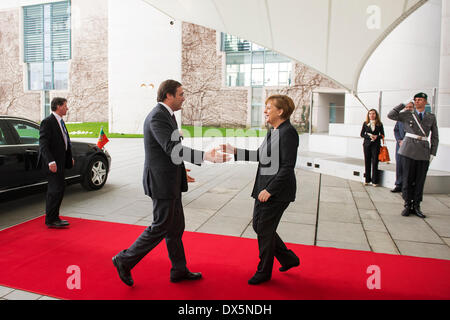 Berlin, Deutschland. 18. März 2014. Bundeskanzlerin Angela Merkel im Bundeskanzleramt erhält der portugiesische Premierminister Passos Coelho für ein bilaterales Treffen. Goncalo Silva/Alamy Live-Nachrichten Stockfoto