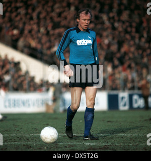 Fußball, Bundesliga, 1976/1977, Georg Melches Stadium, Rot Weiss Essen vs. Borussia Mönchengladbach 1:0, Szene des Spiels, Hans-Jürgen Wittkamp (MG) Stockfoto