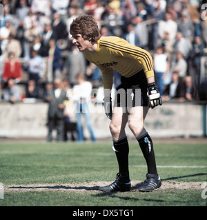 Fußball, 2. Bundesliga Nord 1976/1977, Stadion bin Uhlenkrug, ETB Schwarz Weiss Essen gegen Arminia Bielefeld 0:2, Szene des Spiels, Torwart Uli Stein (Arminia) Stockfoto