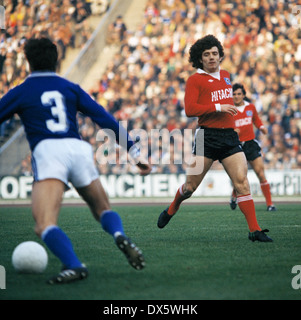 Fußball, Bundesliga, 1977/1978, Parkstadion, FC Schalke 04 vs. Hamburger SV 2:2, Szene des Spiels, Kevin Keegan (HSV) rechts Stockfoto