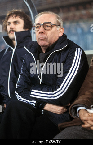 Fußball, DFB-Pokal 1977/1978, Viertelfinale, Wedau Stadion, MSV Duisburg gegen Hertha BSC Berlin 1:0, Trainer Kuno Kloetzer (Hertha) auf das coaching Bank Stockfoto