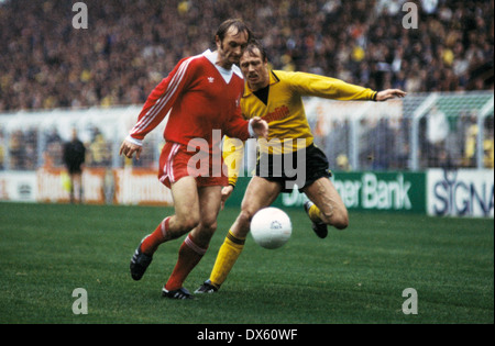 Fußball, Bundesliga, 1978/1979, Westfalenstadion, Borussia Dortmund vs. 1. FC Köln 0:0, Szene des Spiels, Roger van Gool (FC) links und Siegfried Held (BVB) Stockfoto