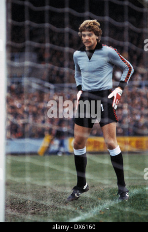 Fußball, 2. Bundesliga Nord, 1978/1979, Grotenburg Stadion, Bayer 05 Uerdingen gegen Bayer 04 Leverkusen 0:0, Szene des Spiels, Keeper Paul Hesselbach (Uerdingen) Stockfoto