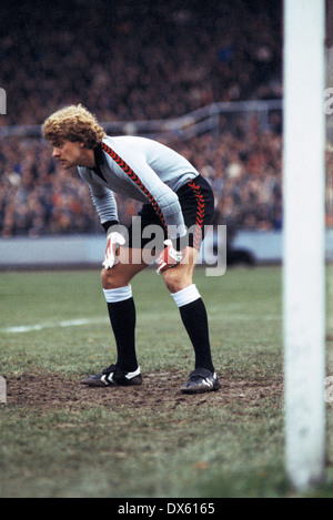 Fußball, 2. Bundesliga Nord, 1978/1979, Grotenburg Stadion, Bayer 05 Uerdingen gegen Bayer 04 Leverkusen 0:0, Szene des Spiels, Keeper Paul Hesselbach (Uerdingen) Stockfoto