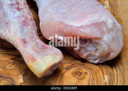 Gefrorene Hähnchenschenkel Stockfoto