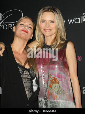 Dedee Pfeiffer, Michelle Pfeiffer Elyse Walker präsentiert die 8. jährliche Pink Party von Michelle Pfeiffer, Cedars-Sinai Frauen Krebs-Programm - Ankünfte Los Angeles, Kalifornien - 27.10.12 profitieren Featuring: Dedee Pfeiffer, Michelle Pfeiffer Where: Santa Monica, Kalifornien, USA bei: 27. Oktober 2012 Stockfoto