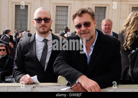 Vatikan, Rom, Italien. 19. März 2014. Russell Crowe erwartet eine Audienz bei Papst Francis während der Mittwoch Generalaudienz in dem Petersplatz, Vatikan. Bildnachweis: Wirklich einfach Star/Alamy Live-Nachrichten Stockfoto