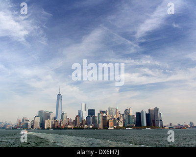 Skyline von Manhattan angesehen vom East River, New York Stockfoto