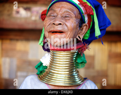 Die Kayan sind eine ethnische Minderheit von Birma, fällig zu Konflikten mit militärischen Regime Leben sie nun in Nord-Thailand. Stockfoto