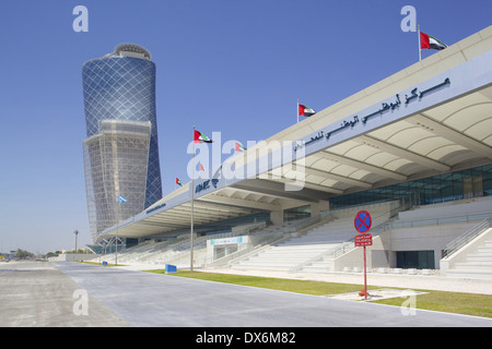 Naher Osten, Vereinigte Arabische Emirate, Abu Dhabi, Hyatt Capital Gate Hotel in der Nähe von Abu Dhabi Exhibition Centre Stockfoto