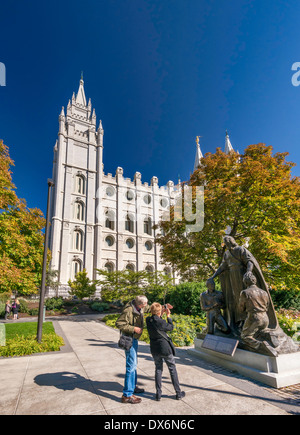 Wiederherstellung des Aaronischen Priestertums Statue, Avard Fairbanks, Salt-Lake-Tempel, Tempelplatz, Salt Lake City, Utah, USA Stockfoto