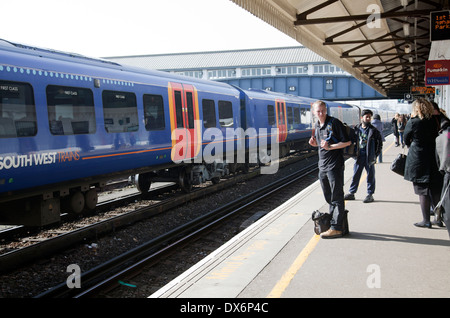 Clapham Junction Plattform für South West Trains - London-UK Stockfoto