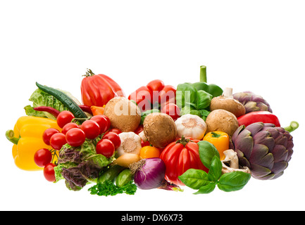 Gruppe von frischem Gemüse und Kräutern, die isoliert auf weißem Hintergrund. Rohkost. Stockfoto