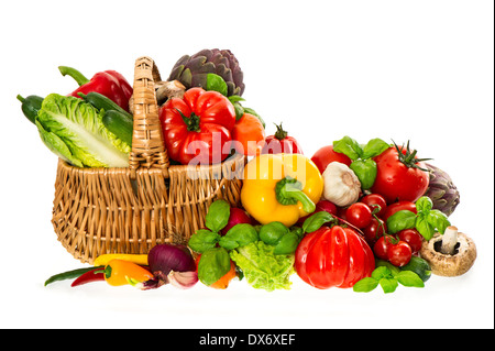 Warenkorb mit gesunden Gemüse. Bio-Milchprodukte. Essen-Hintergrund. Ernährung Stockfoto