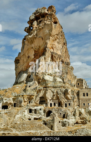 "Burg" und Höhle Wohnungen, Ortahisar, Kappadokien, Türkei Stockfoto