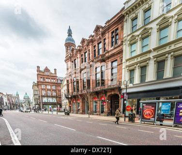 Der rote Sandstein der Ulster Reform Club Gebäude eröffnet im Jahre 1885 im Zentrum von Belfast. Stockfoto