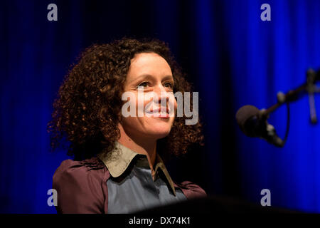 Köln, Deutschland. 17. März 2014. Deutsche Schauspielerin Maria Schrader liest ihr Text über die Bronte Schwestern auf dem Literaturfestival lit. Köln in Köln, 17. März 2014. Foto: ROLF VENNENBERND/Dpa/Alamy Live News Stockfoto