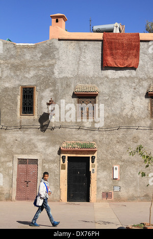 Reich verzierte Tür in Marrakesch, Marokko Stockfoto