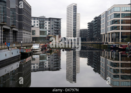 Neue Dock (ehemals Clarence Dock) ist eine gemischte Entwicklung mit Einzelhandel, Büro und Freizeit Präsenz in zentralen Leeds, UK. Stockfoto