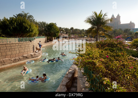 Aquaventure Wasserpark und das Hotel Atlantis, Palm, Dubai UAE, Vereinigte Arabische Emirate, Naher Osten Stockfoto
