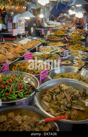 Gekochtes Essensstände auf oder Tor Kor Markt Bangkok Stockfoto