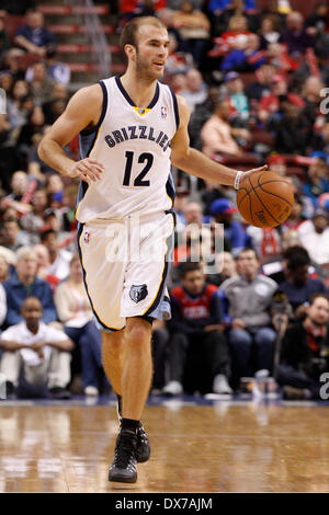 Philadelphia, Pennsylvania, USA. 15. März 2014. Memphis Grizzlies Wachen Nick Calathes (12) in Aktion während der NBA-Spiel zwischen den Memphis Grizzlies und die Philadelphia 76ers im Wells Fargo Center in Philadelphia, Pennsylvania. Christopher Szagola/Cal Sport Media/Alamy Live-Nachrichten Stockfoto