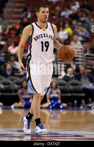 Philadelphia, Pennsylvania, USA. 15. März 2014. Memphis Grizzlies bewachen Beno Udrih (19) in Aktion während der NBA-Spiel zwischen den Memphis Grizzlies und die Philadelphia 76ers im Wells Fargo Center in Philadelphia, Pennsylvania. Christopher Szagola/Cal Sport Media/Alamy Live-Nachrichten Stockfoto