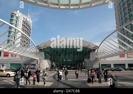 Die moderne Architektur des Vasco da Gama Center, Avenida Dom João II, Oriente, Lissabon (Lisboa), Portugal. Stockfoto