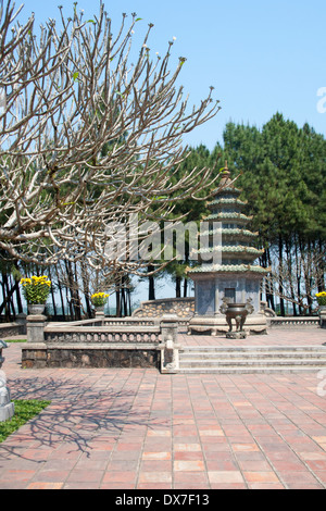 Königliche buddhistische Thien Mu Pagode in Hue, Vietnam Stockfoto