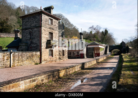 Der ehemalige Alton Towers Station, Churnet Tal, Staffordshire, UK. Lassen Sie nun ein Urlaub. Bahnlinie ist ein Zyklus / Wanderweg. Stockfoto