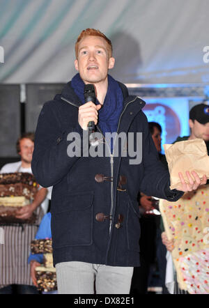 Greg Rutherford "Sleep Out 2012" zugunsten von Centrepoint London, England - 08.11.12 Featuring: Greg Rutherford Where: London, Uni Stockfoto