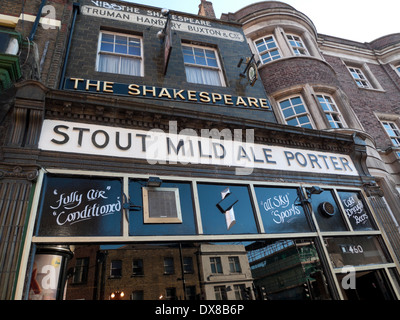 Das Shakespeare Pub auf Bethnal Green Road London E2 KATHY DEWITT Stockfoto