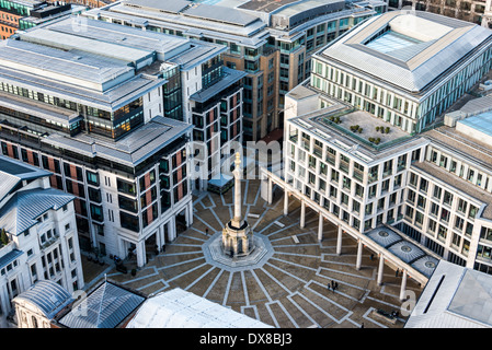 Paternoster Square neben St. Pauls Cathedral ist an der London Stock Exchange in der City von London nach Hause Stockfoto