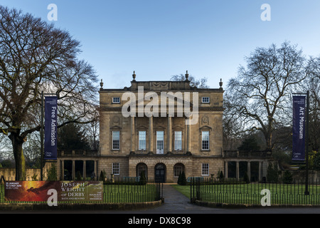 Holburne Museum im Bad war die Stadt erste öffentliche Galerie und ist Heimat von feinen und dekorativen Künste gebaut rund um die Stockfoto