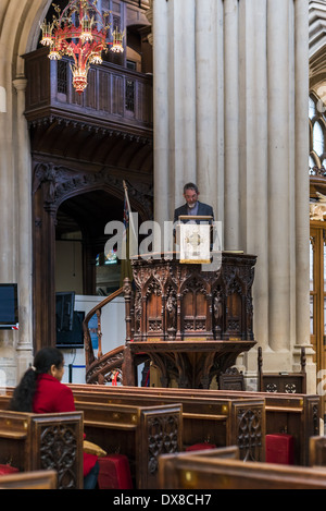 Die Abbey Church of Saint Peter and Saint Paul, Bath, Bath Abbey, umgangsprachlich ist eine anglikanische Kirche und ein ehemaliges Stockfoto