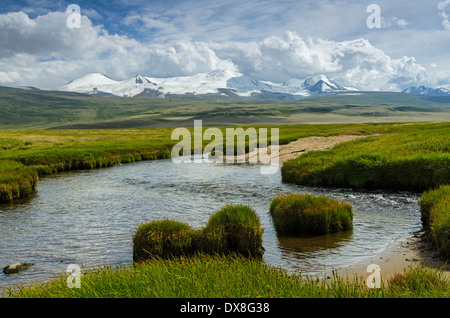 Altai Tavan Bogd Gebirge Ukok-Plateau Kalguty Fluss Stockfoto