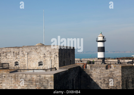 Southsea Castle mit Leuchtturm. Stockfoto