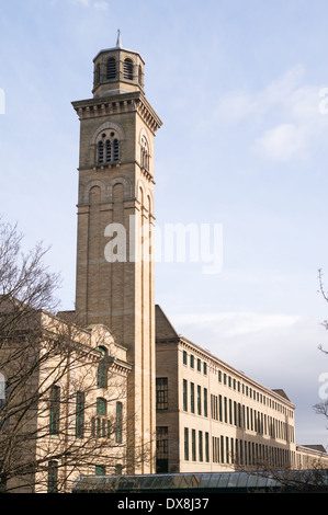 Saltaire neue Mühle und Schornstein Turm West Yorkshire England UK März 2104 Stockfoto