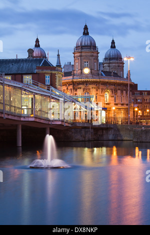 Das Maritime Museum und Princes Quay Einkaufszentrum im Stadtzentrum von Hull. Hull, East Yorkshire. Februar 2014. Stockfoto