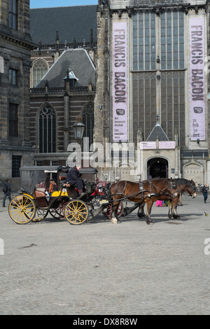 Pferdekutsche Kutsche in Damplatz Amsterdam Niederlande Stockfoto