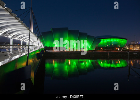 Glasgows SSE Hydro Arena und Clyde Auditorium an den Ufern des Flusses Clyde. Stockfoto