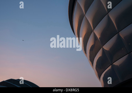 Glasgows SSE Hydro Arena und Clyde Auditorium an den Ufern des Flusses Clyde. Stockfoto