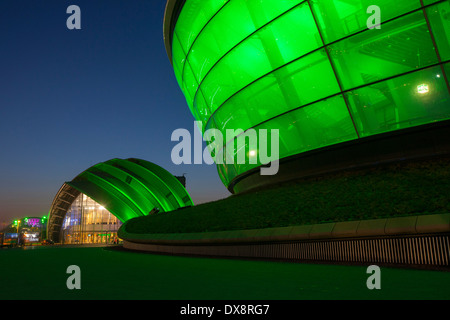 Glasgows SSE Hydro Arena und Clyde Auditorium an den Ufern des Flusses Clyde. Stockfoto