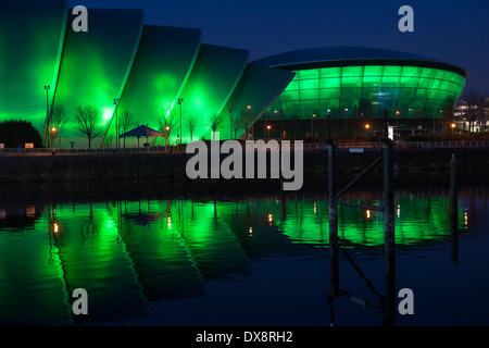 Glasgows SSE Hydro Arena und Clyde Auditorium an den Ufern des Flusses Clyde. Stockfoto