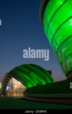 Glasgows SSE Hydro Arena und Clyde Auditorium an den Ufern des Flusses Clyde. Stockfoto