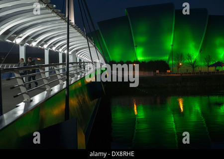 Die Glocken-Brücke und dem Clyde Auditorium auf dem Fluss Clyde. Stockfoto