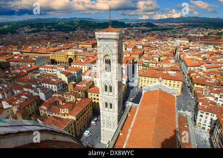 Campinale von der Gotik-Renaissance-Dom von Florenz, Basilika der Heiligen Maria von der Blume, Florenz Stockfoto