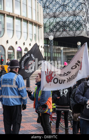 Dachs Cull Demonstranten außerhalb der National Farmers Union Hauptversammlung im ICC, 21. Februar 2014, Birmingham, England, UK Stockfoto